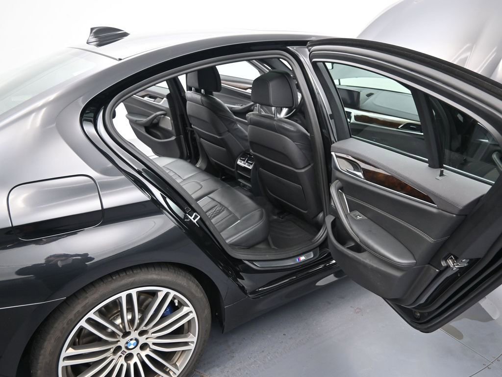 Used 2019 BMW M550i xDrive M550i xDrive image 12