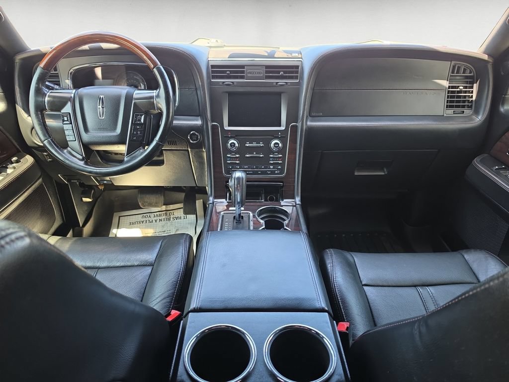 Used 2017 Lincoln Navigator Reserve AWD/4WD image 11