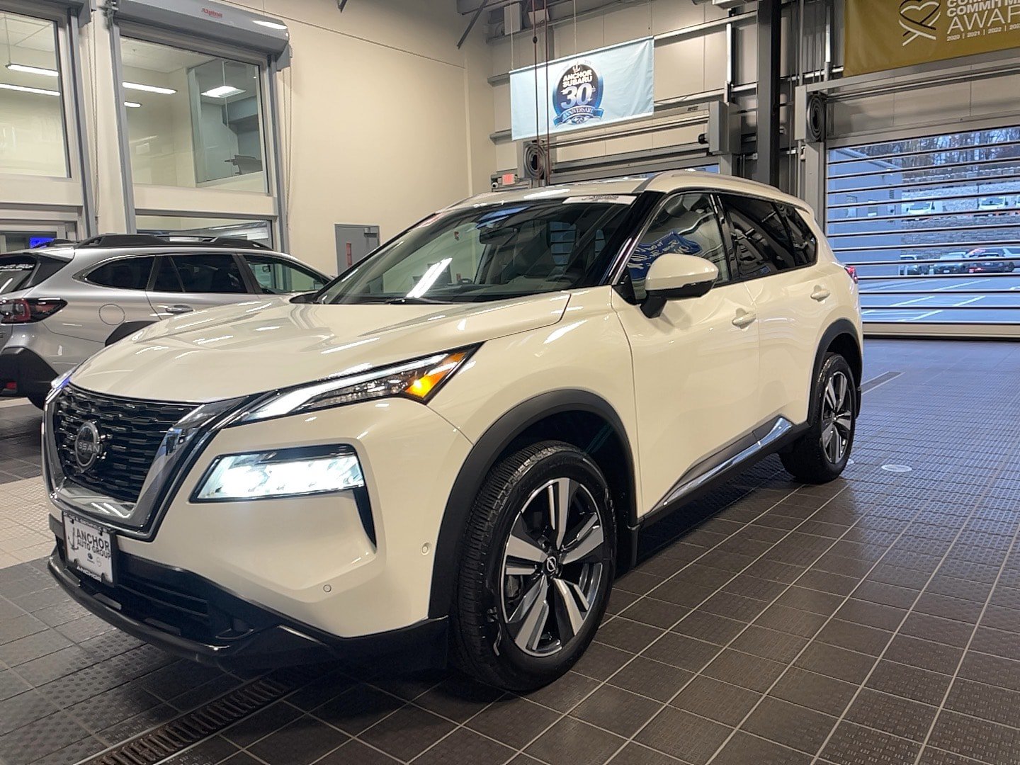 Used 2023 Nissan Rogue SL w/ SL Premium Package AWD/4WD image 3