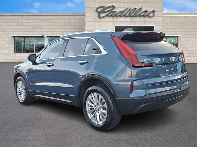 Certified 2024 Cadillac XT4 Luxury w/ Cold Weather Package AWD/4WD image 4