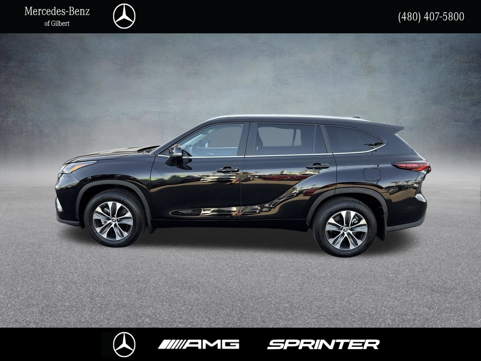 Used 2026 Toyota Highlander XLE AWD/4WD image 3