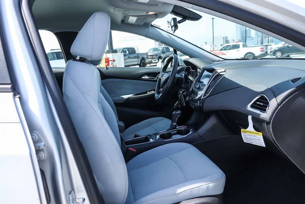 Used 2019 Chevrolet Cruze LS w/ LS Convenience Package FWD image 16