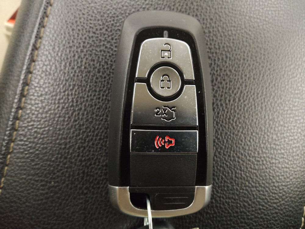 Used 2019 Ford Fusion SE image 32