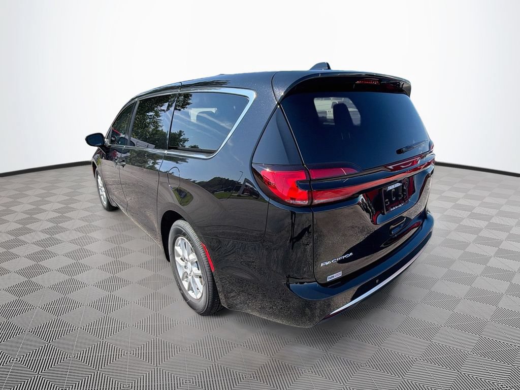 New 2027 Chrysler Pacifica Select FWD image 6
