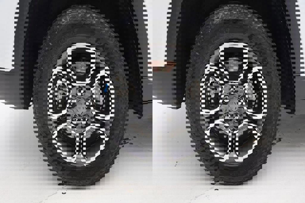 Used 2022 Jeep Grand Cherokee Trailhawk w/ Advanced Protech Group II AWD/4WD image 9