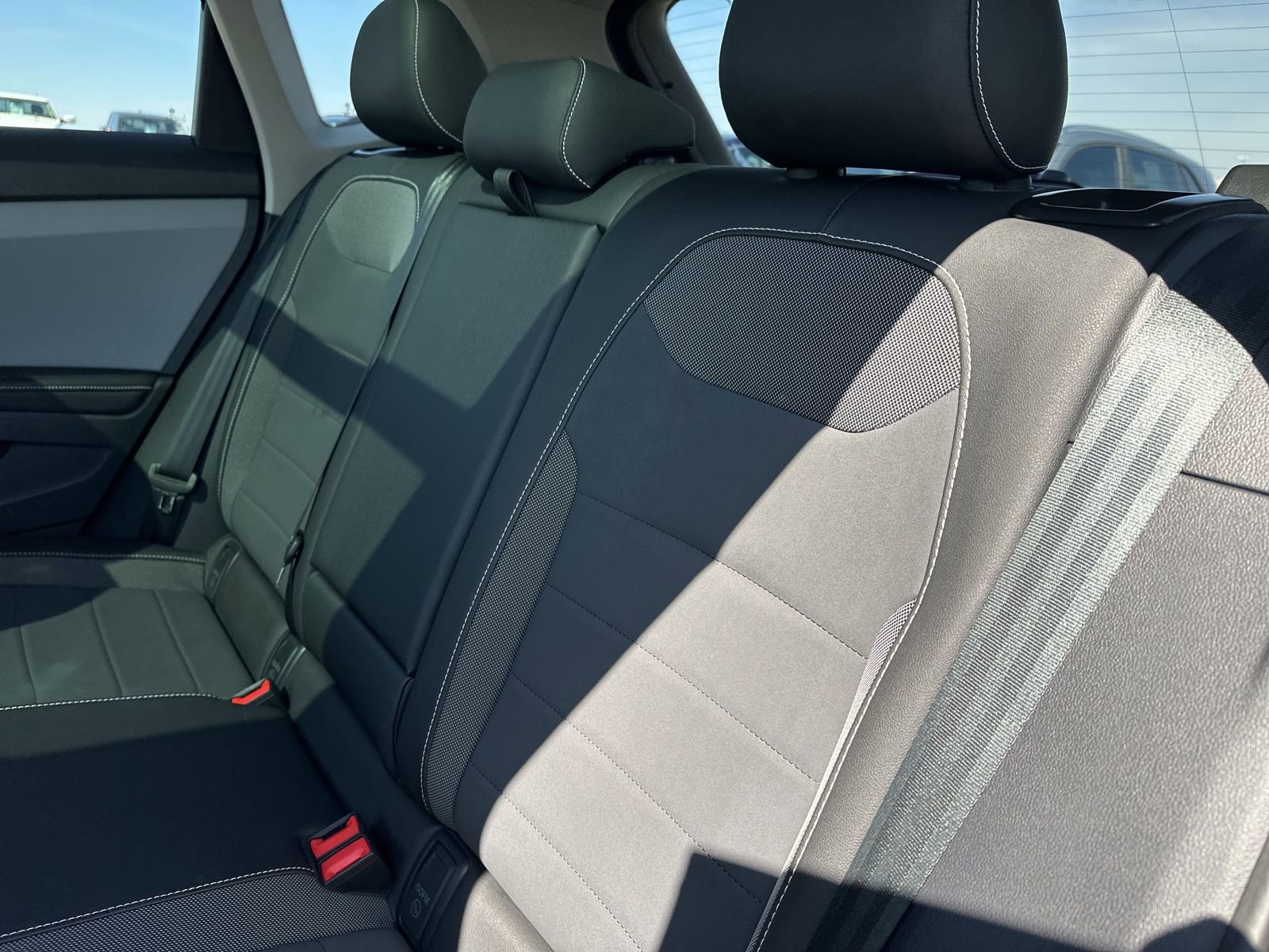 Certified 2024 Volkswagen Taos SE w/ Panoramic Sunroof Package image 19