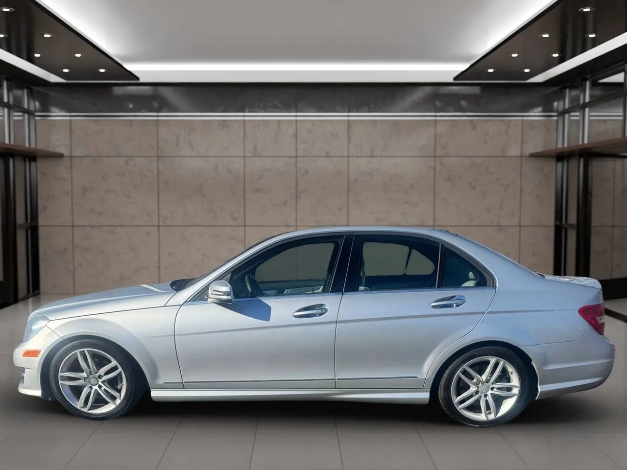 Used 2013 Mercedes-Benz C 250 Sedan image 3