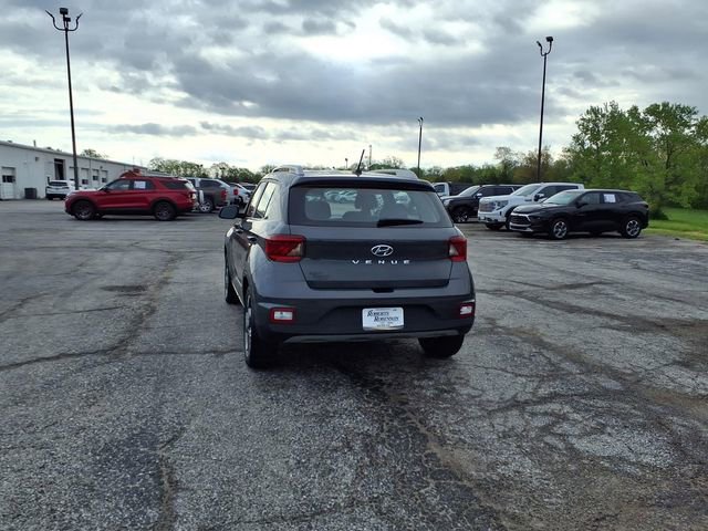 Used 2025 Hyundai Venue SEL FWD image 30