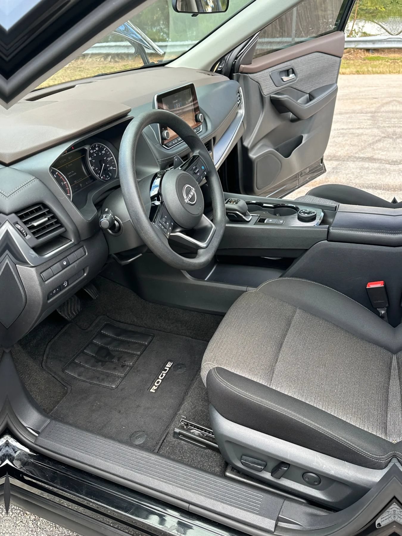 Used 2023 Nissan Rogue SV AWD/4WD image 35