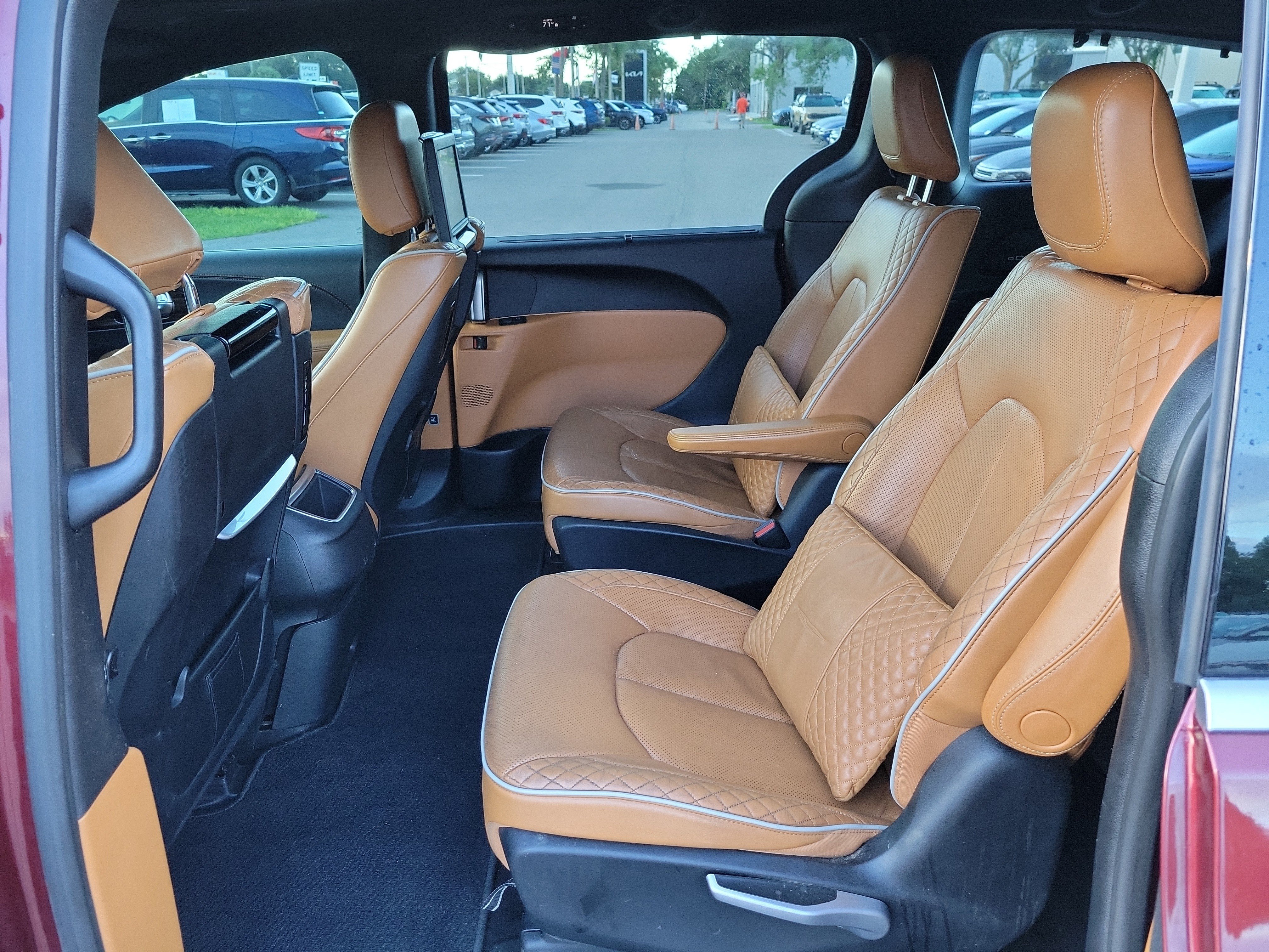 Used 2021 Chrysler Pacifica Pinnacle FWD image 17