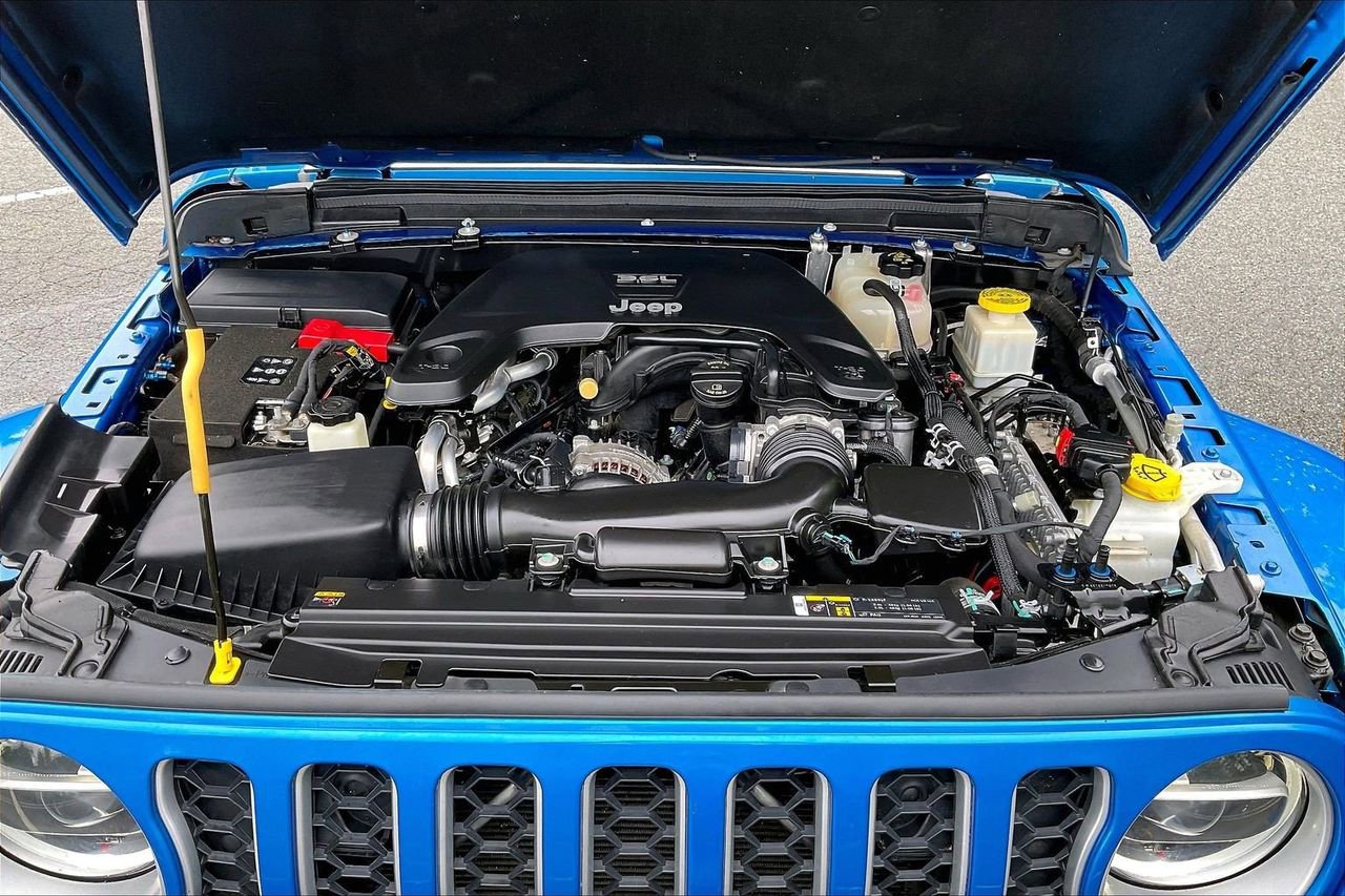 Certified 2021 Jeep Gladiator Overland AWD/4WD image 38