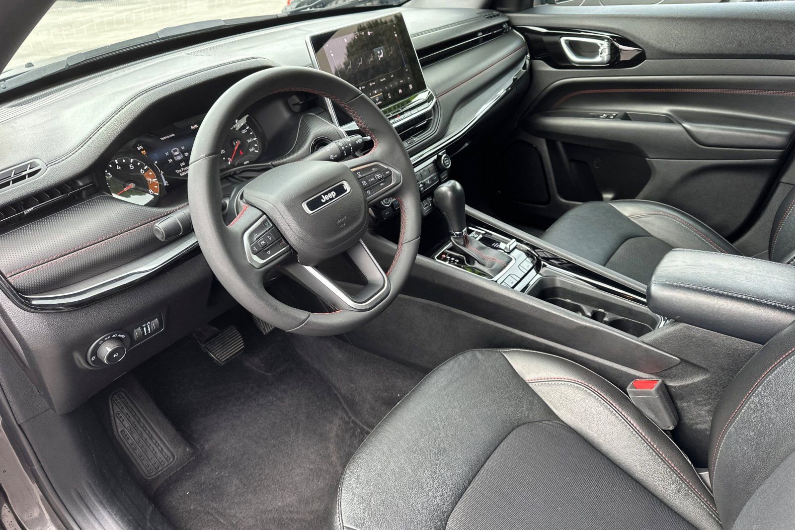 Used 2023 Jeep Compass Trailhawk image 12