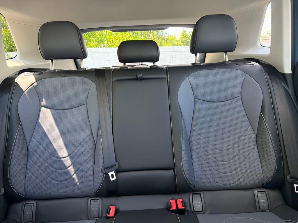 New 2026 Volkswagen Tiguan SE AWD/4WD image 34