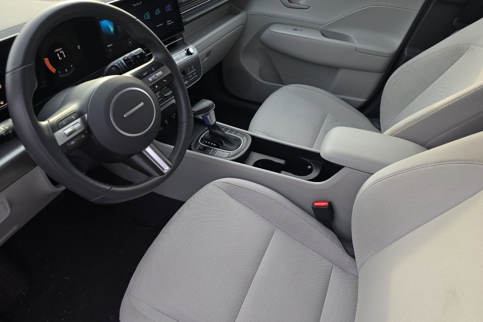 Used 2025 Hyundai Kona SEL image 7