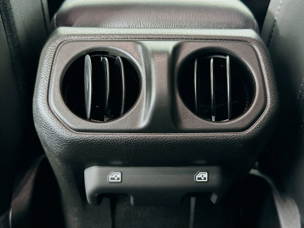 Used 2024 Jeep Gladiator Willys image 24