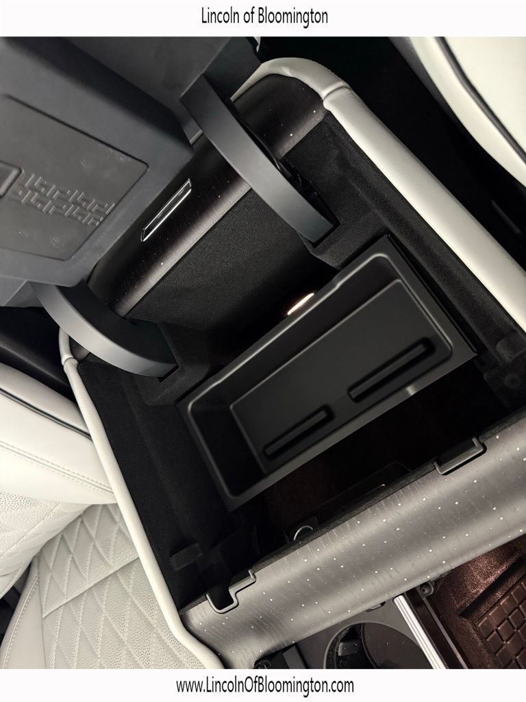 New 2025 Lincoln Navigator L Black Label AWD/4WD image 31