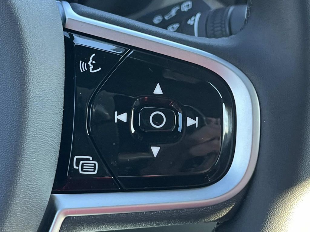 New 2026 Volvo XC60 B5 Plus w/ Protection Package Premier image 28