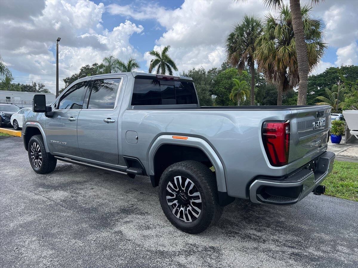 Used 2024 GMC Sierra 2500 Denali Ultimate AWD/4WD image 7