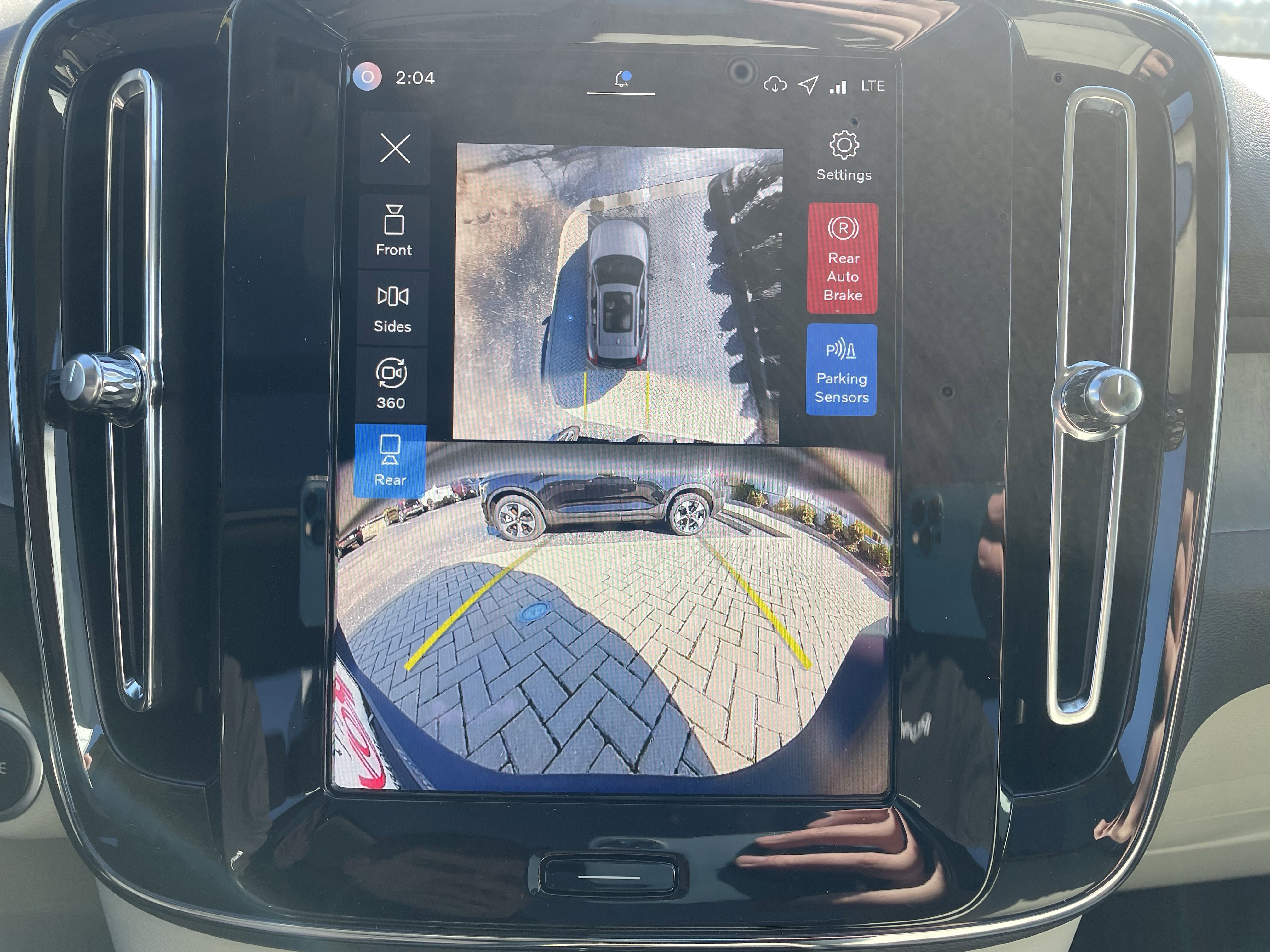 New 2026 Volvo XC40 B5 Ultra w/ Protection Package Premier image 18