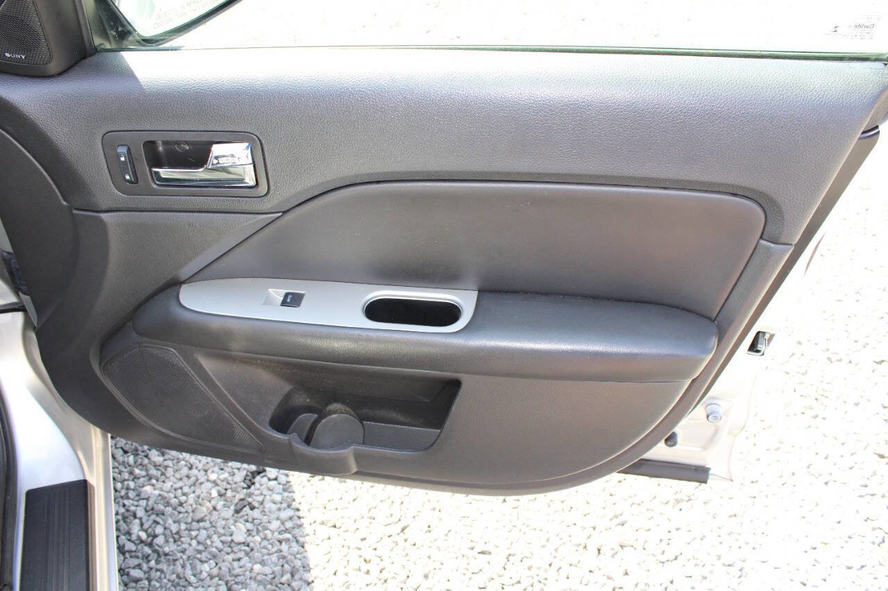 Used 2012 Ford Fusion SEL image 20