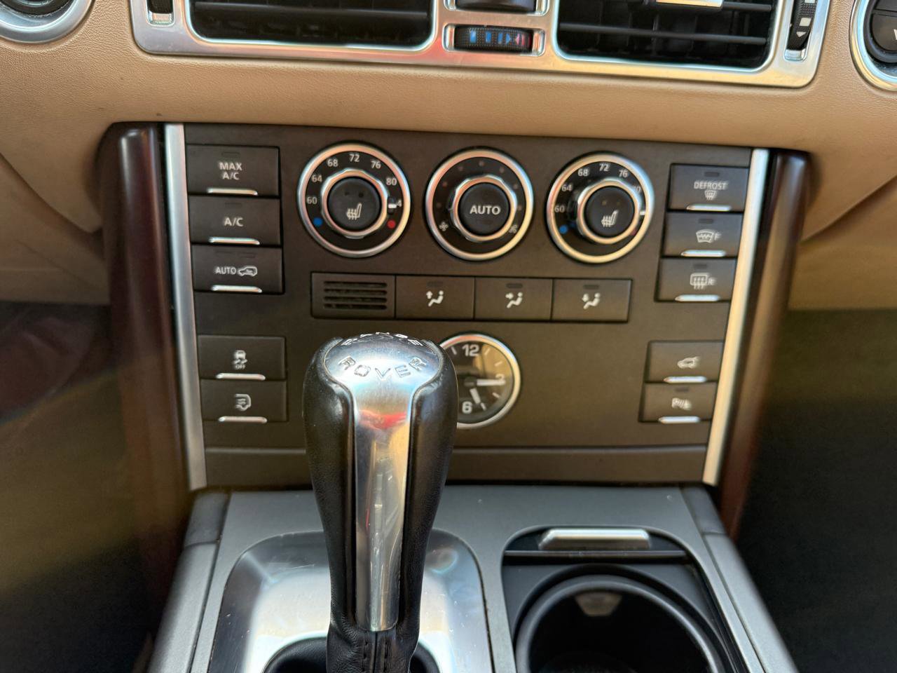 Used 2012 Land Rover Range Rover HSE image 35