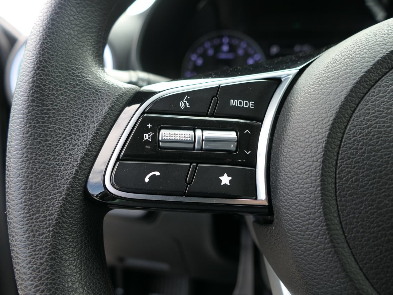 Used 2024 Kia Forte LXS w/ LXS Technology Package FWD image 12