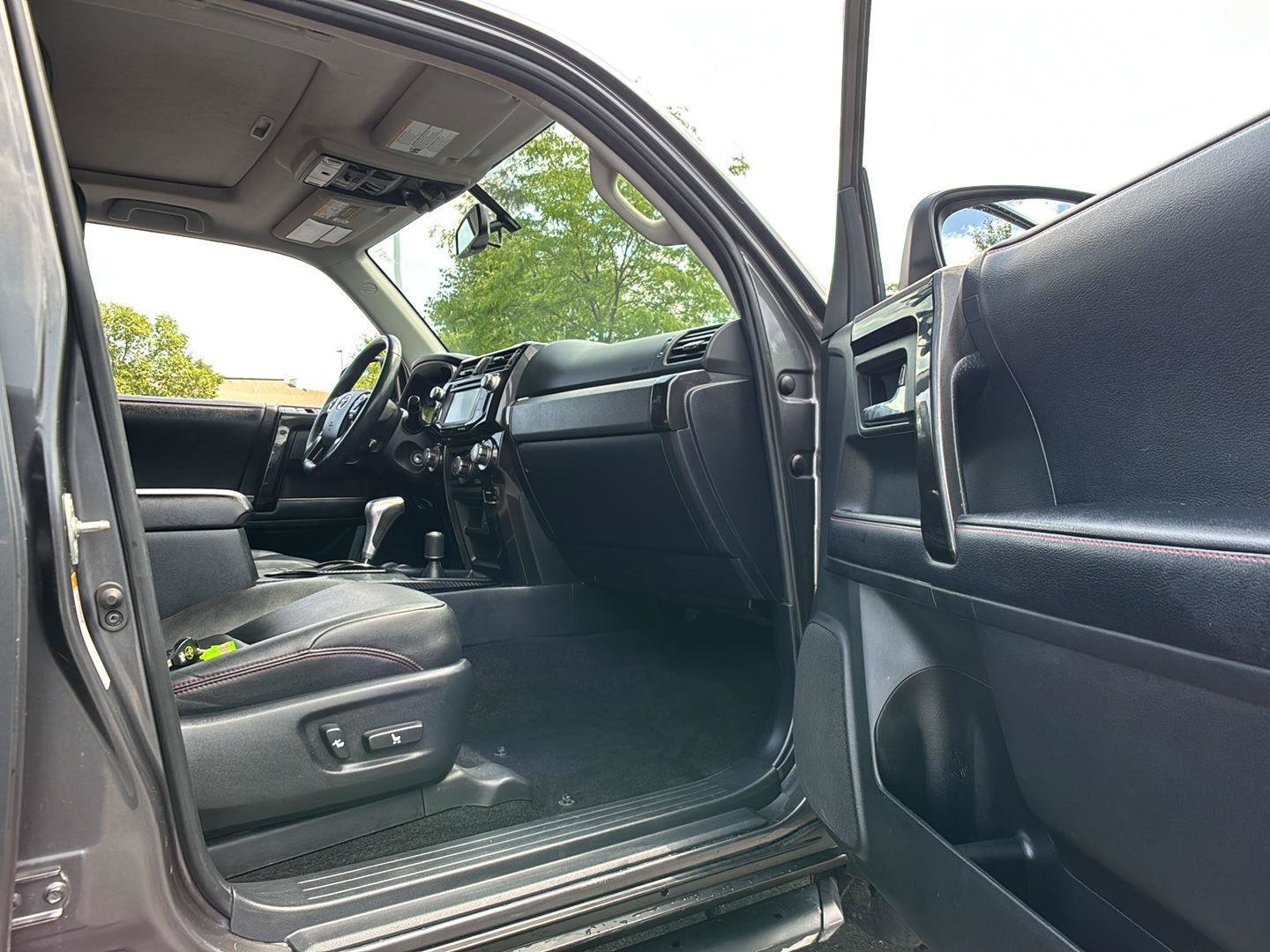 Used 2019 Toyota 4Runner TRD Off-Road Premium AWD/4WD image 14