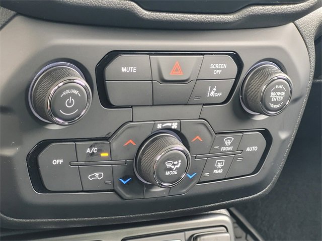 Used 2023 Jeep Renegade Latitude image 23