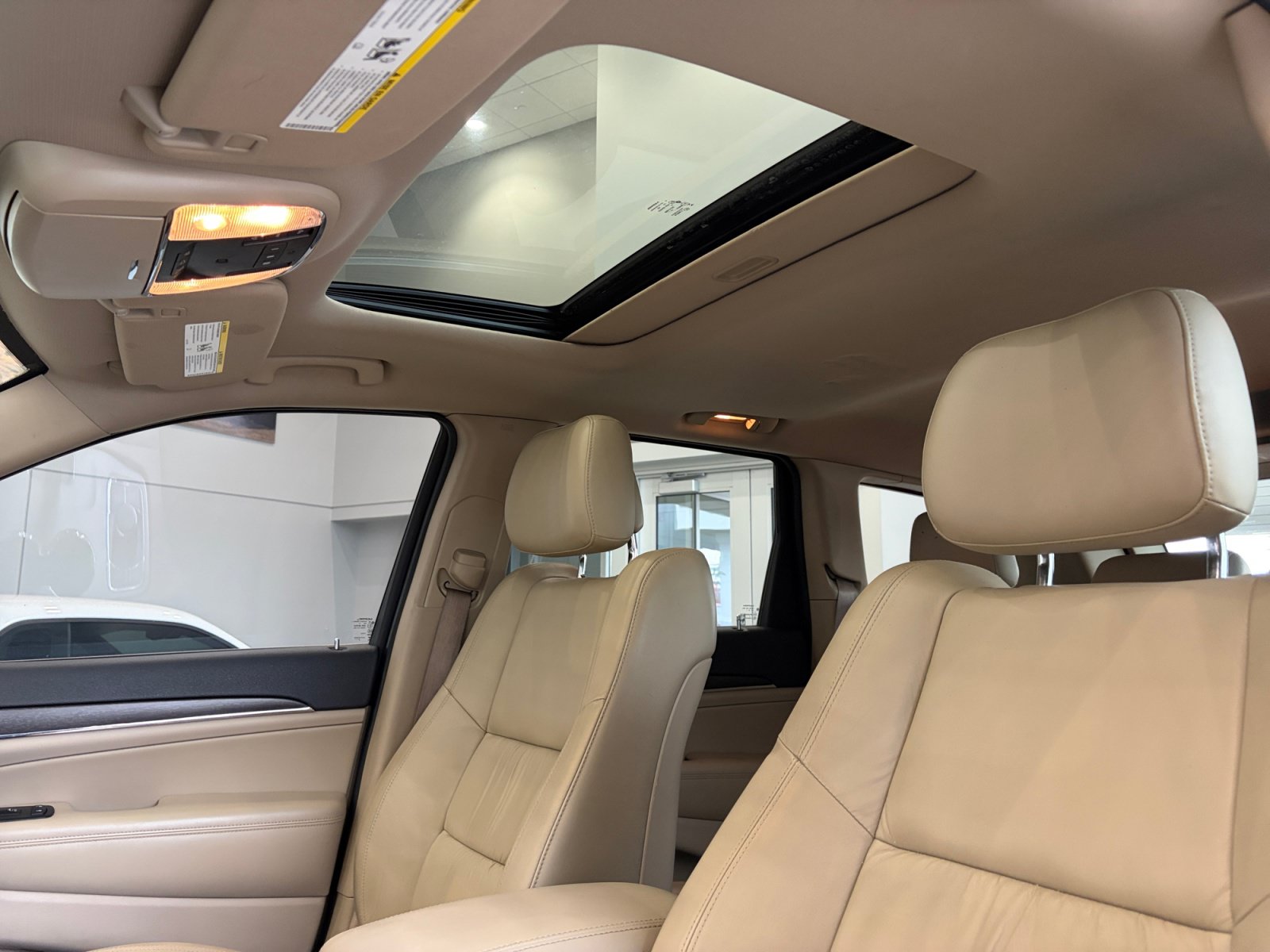 Used 2015 Jeep Grand Cherokee Limited AWD/4WD image 29
