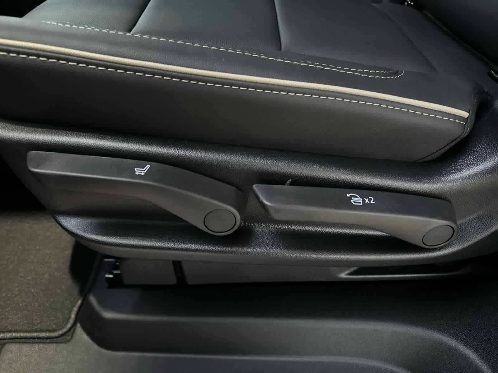 New 2026 Chevrolet Suburban Premier w/ Sun And Tow Package image 31