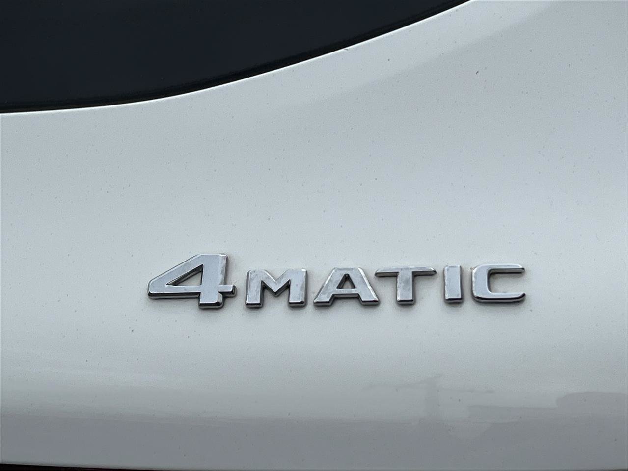 Used 2019 Mercedes-Benz GLC 300 4MATIC image 17