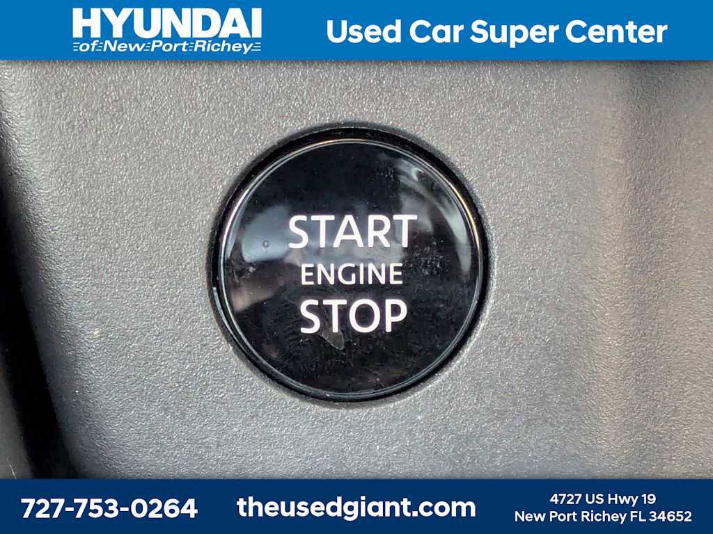 Used 2025 Nissan Rogue SL image 40