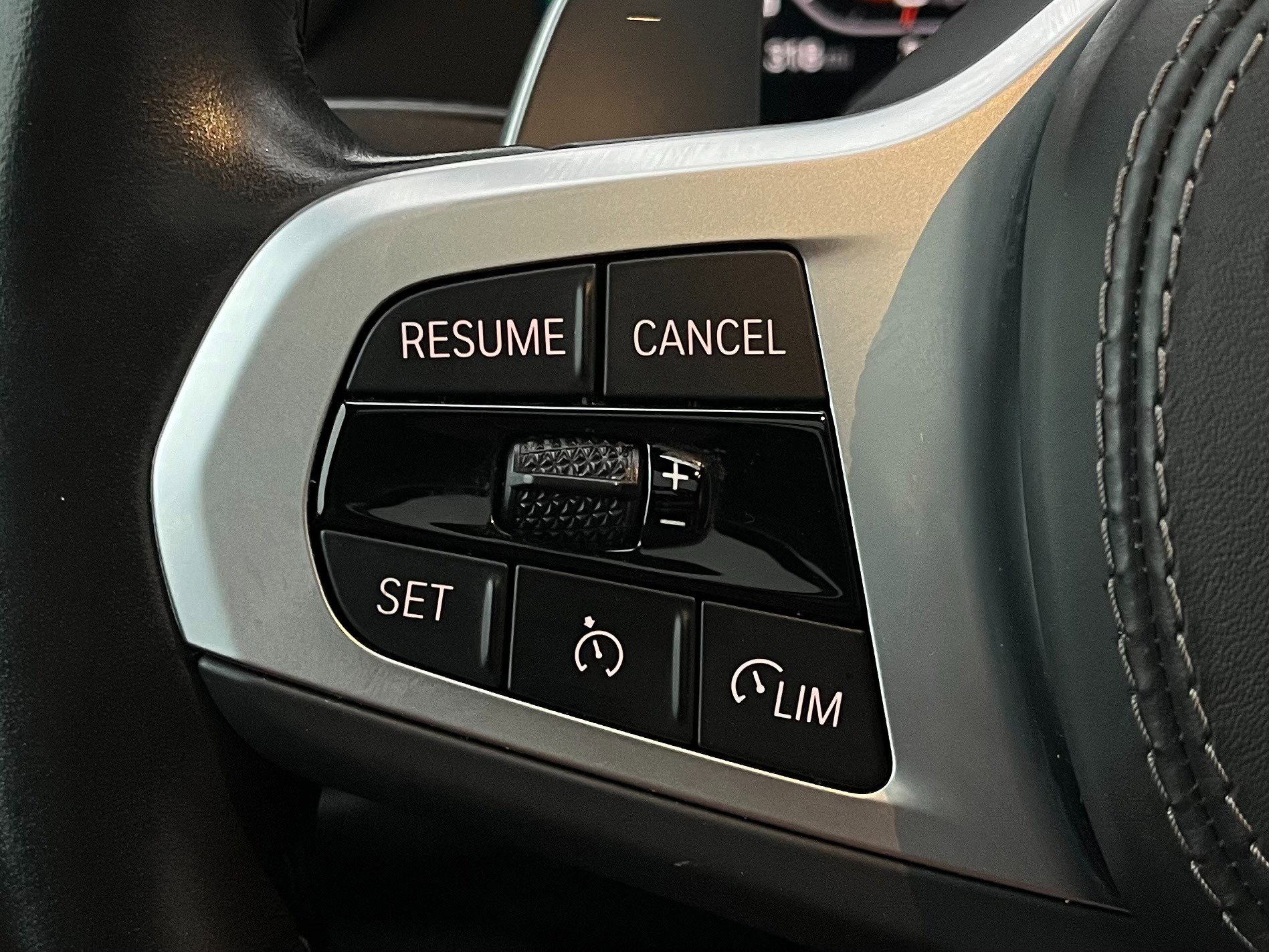 Used 2022 BMW X5 M50i w/ Executive Package image 53