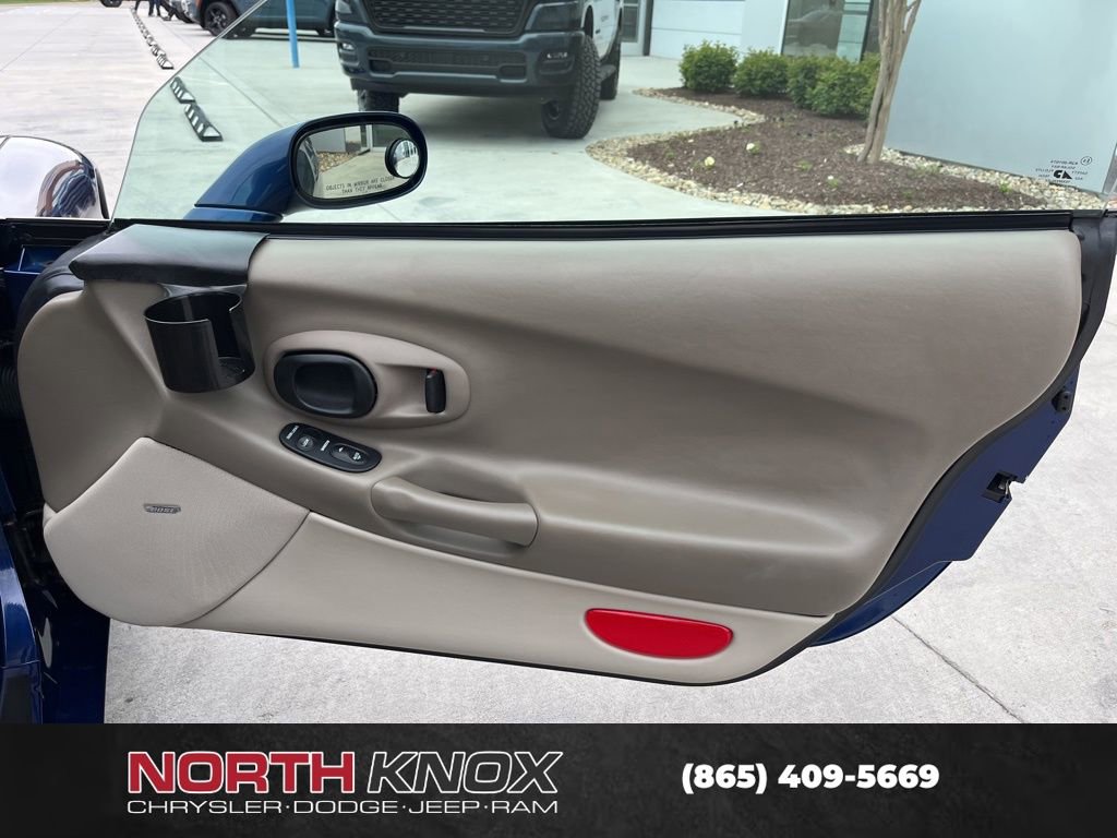 Used 2004 Chevrolet Corvette Convertible w/ Preferred Equipment Group image 22