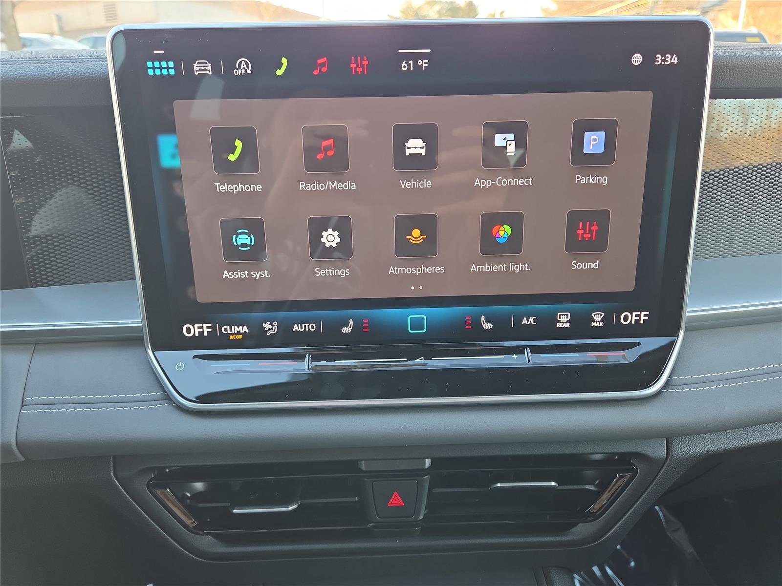 New 2026 Volkswagen Tiguan SE R-Line image 19