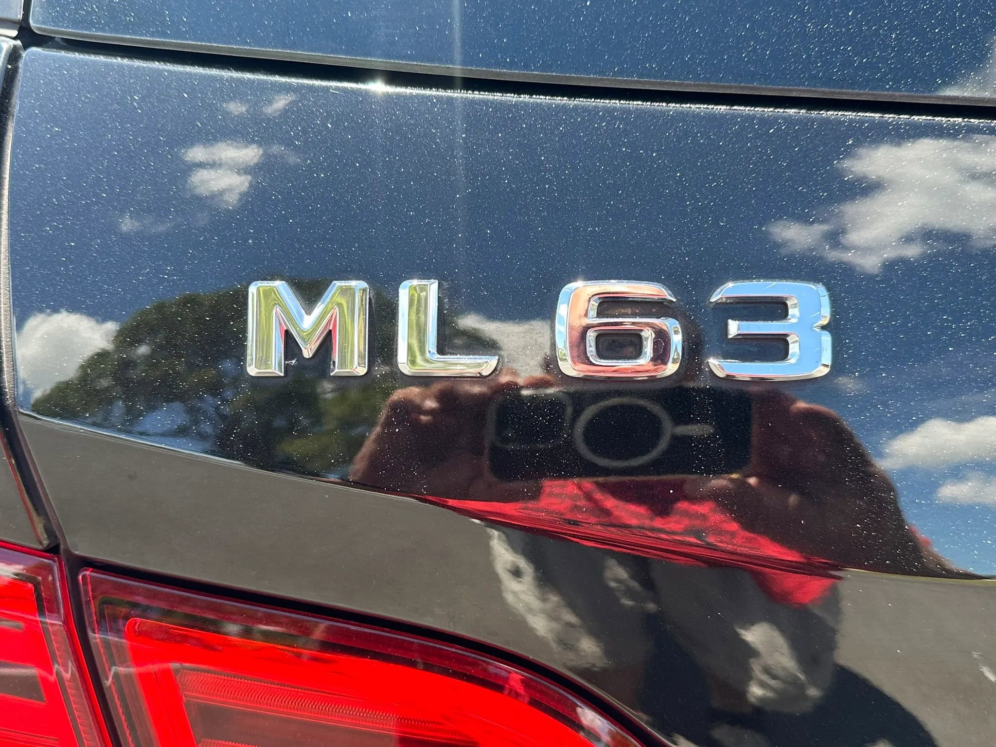 Used 2012 Mercedes-Benz ML 63 AMG 4MATIC w/ AMG Performance Pkg image 34