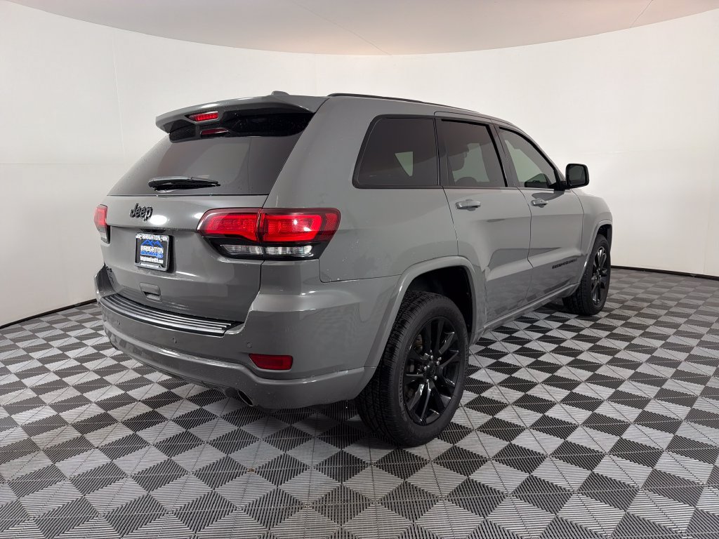 Used 2021 Jeep Grand Cherokee Laredo X AWD/4WD image 3