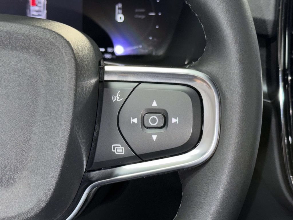 Used 2023 Volvo XC40 Recharge Ultimate AWD/4WD image 30
