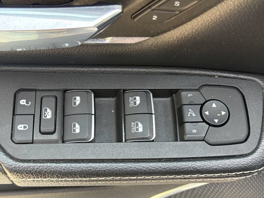 Used 2025 RAM 1500 Laramie AWD/4WD image 14