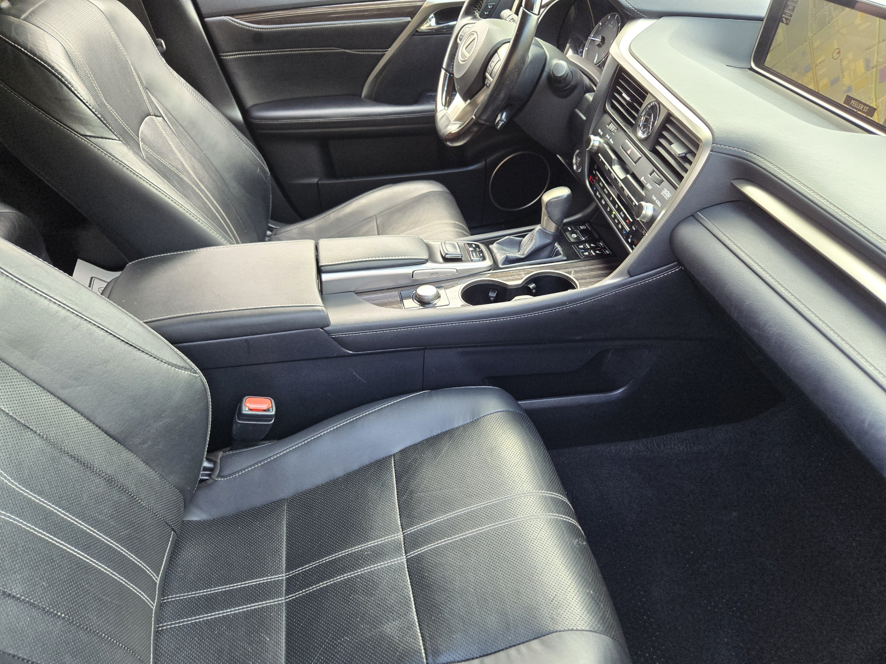 Used 2018 Lexus RX 350L Luxury w/ Accessory Package FWD image 12