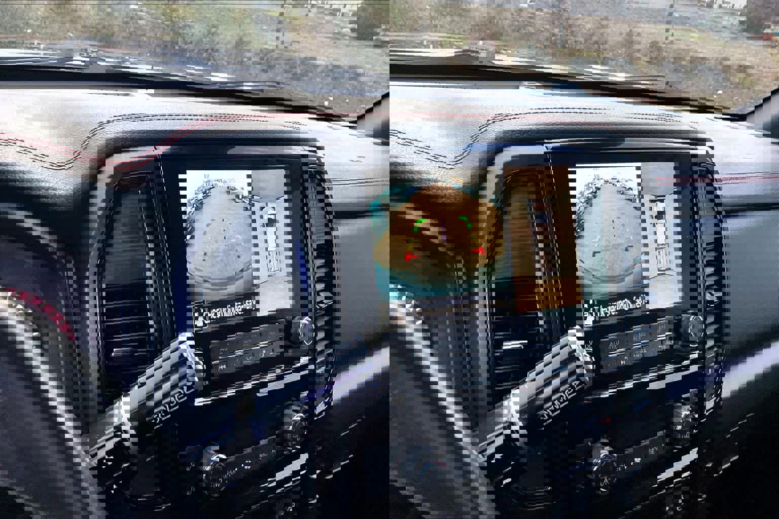 Used 2021 Nissan Titan PRO-4X w/ Pro-4x Convenience Package image 27