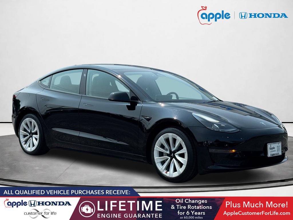 Used 2023 Tesla Model 3 Standard Range RWD image 1