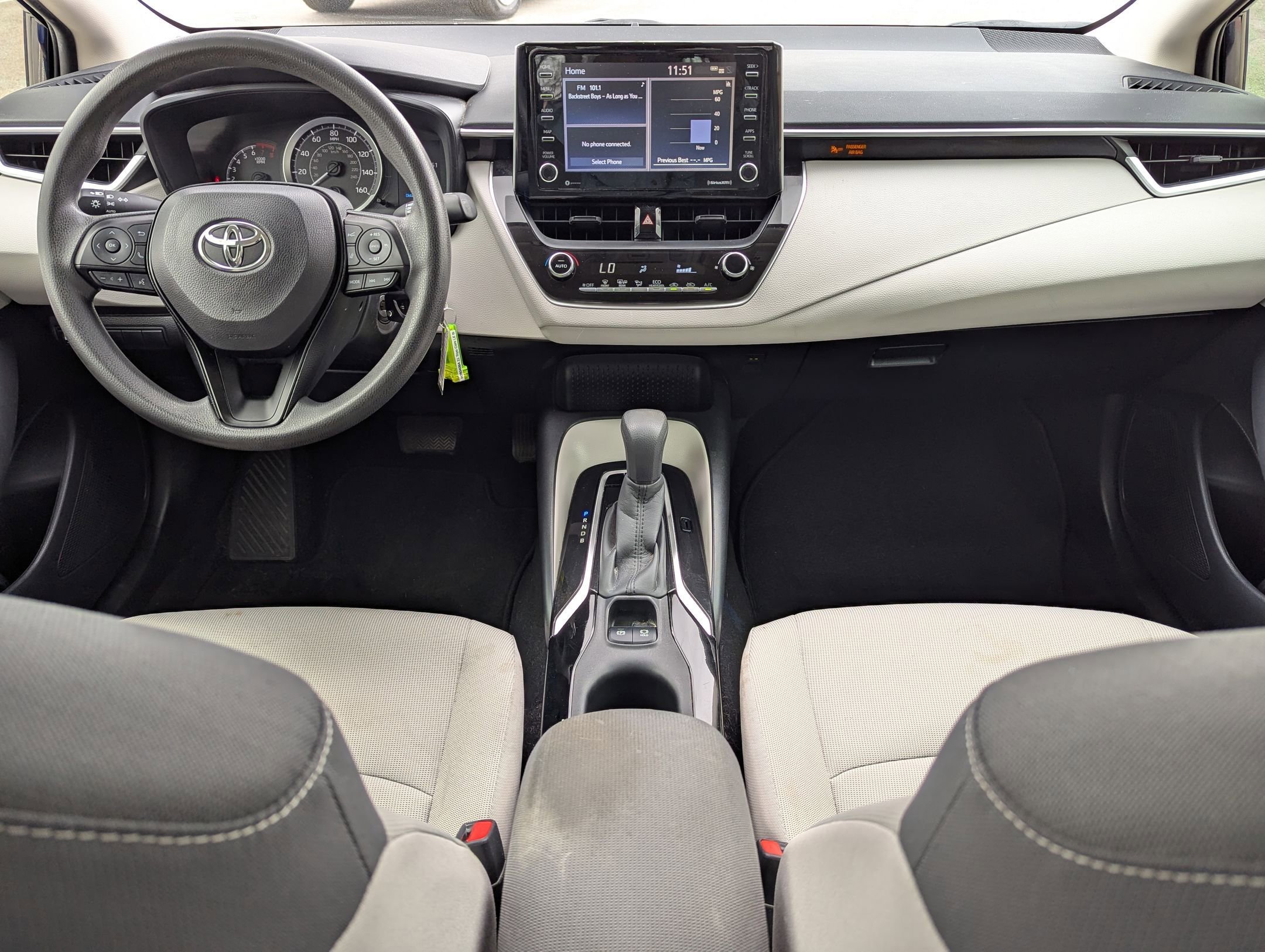 Used 2021 Toyota Corolla LE w/ Carpet Mat Package (TMS) image 17