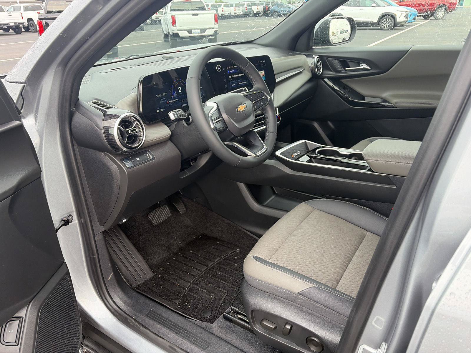 Used 2025 Chevrolet Equinox LT w/ Convenience Package II FWD image 16