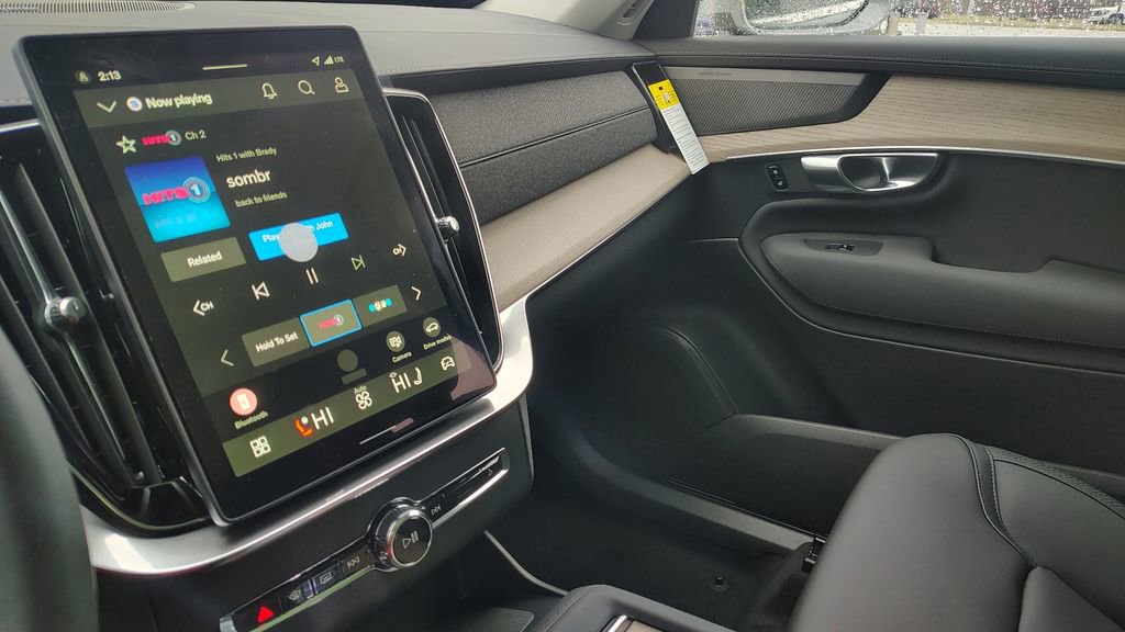 New 2026 Volvo XC90 B6 Plus image 24