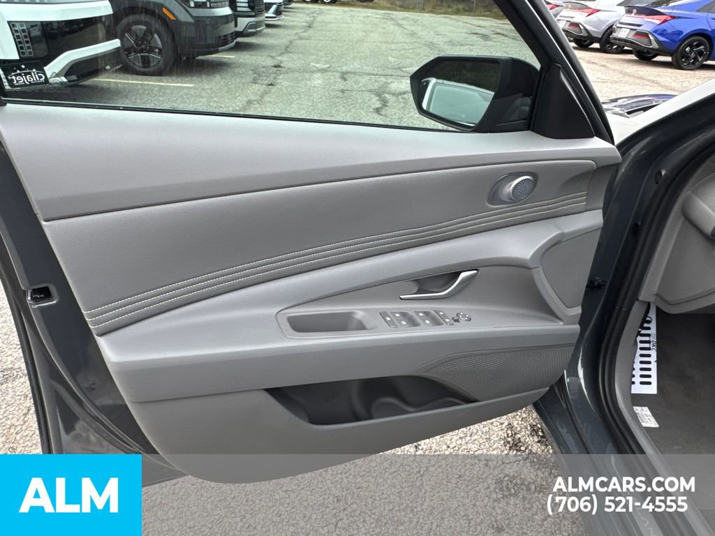 Used 2026 Hyundai Elantra Sport FWD image 11