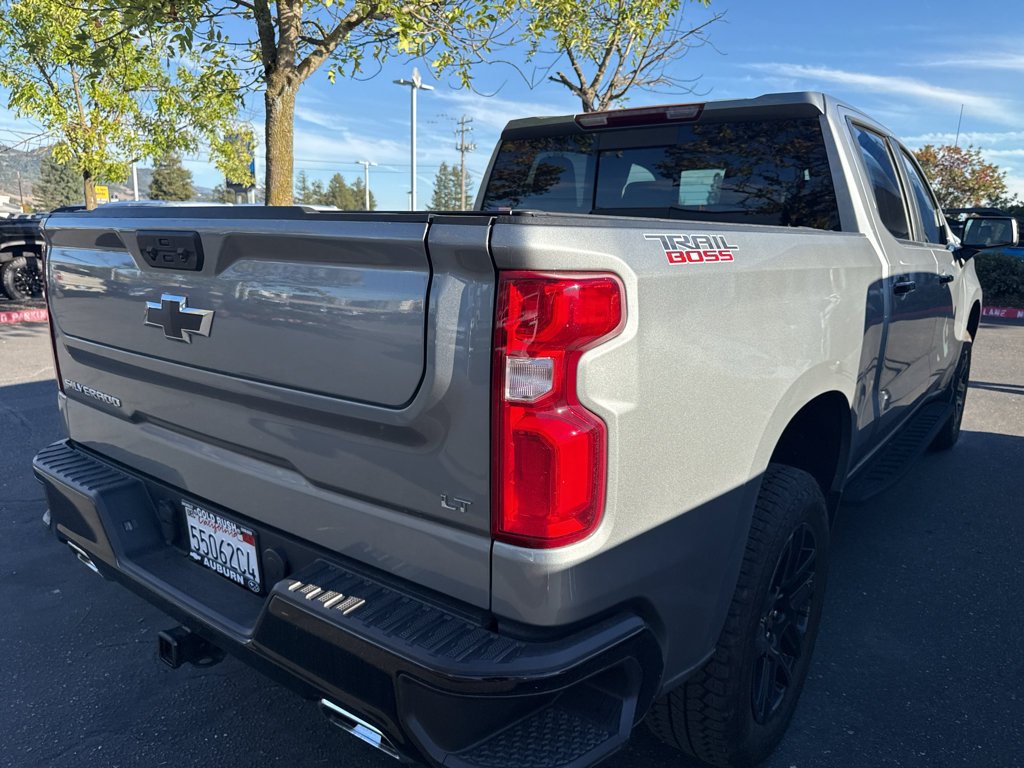 Used 2025 Chevrolet Silverado 1500 LT Trail Boss w/ Convenience Package II AWD/4WD image 6