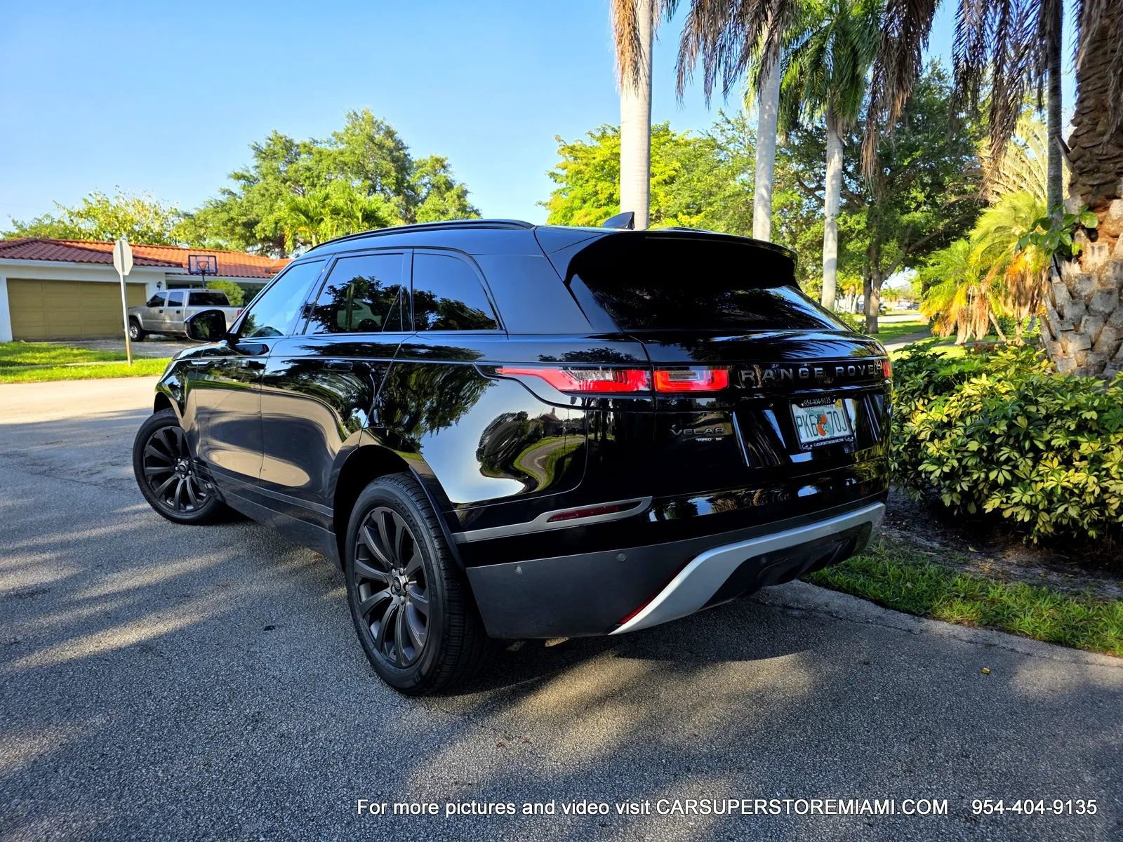 Used 2018 Land Rover Range Rover Velar R-Dynamic SE AWD/4WD image 10