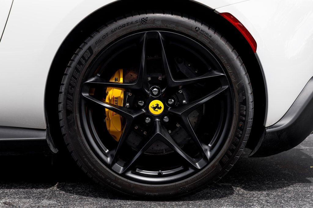 Used 2025 Ferrari Roma Spider image 17