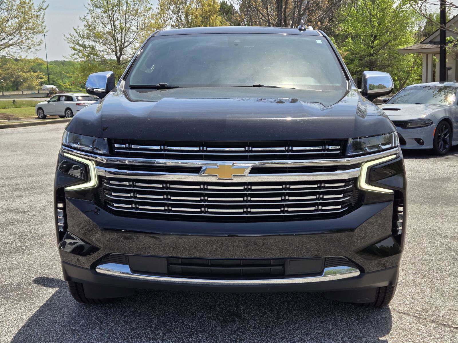 Used 2021 Chevrolet Suburban Premier AWD/4WD image 2